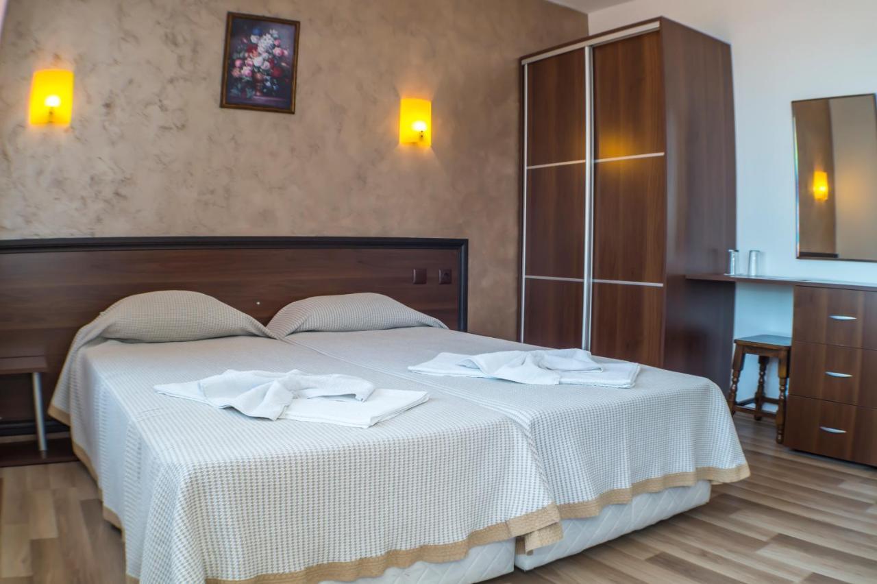 Chrystal Guest House Obzor Extérieur photo
