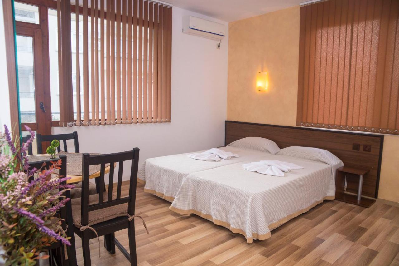 Chrystal Guest House Obzor Extérieur photo